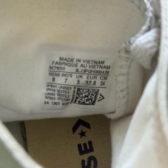Converse - Picture 3 of 3